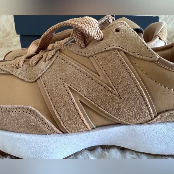 New Balance Beige/Tan Retro Style Sneakers - Picture 4 of 10